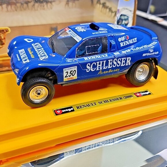 Bburago 2000 Renault Schlesser Rally Car Code #16902 Italy 1/26 With Box - Picture 3 of 16